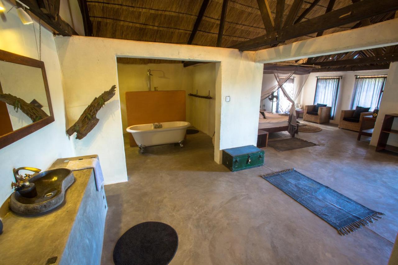 Track And Trail River Camp Kakumbi Bagian luar foto